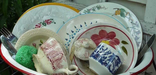 29 Expert Tips to Make Dishwashing Faster and Easier