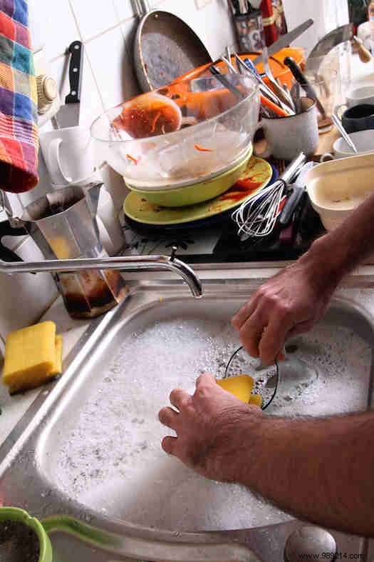 29 Expert Tips to Make Dishwashing Faster and Easier