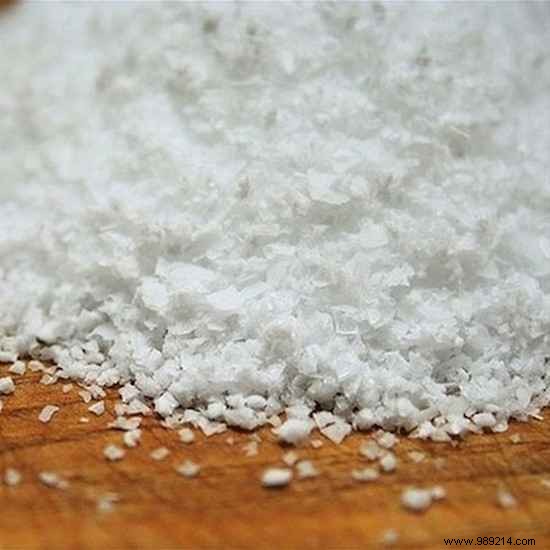 9 Proven Natural Ways to Eliminate Weeds from Your Garden Safely