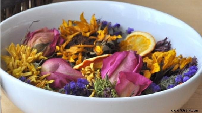 2 Super Simple DIY Potpourri Recipes for Natural, Chemical-Free Home Fragrance