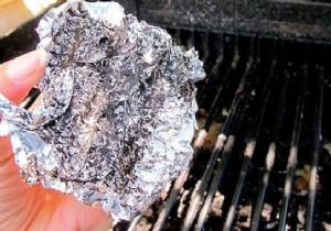 Effortless BBQ Grill Cleaning: The Proven Aluminum Foil Method