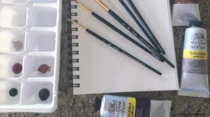 Pro Painting Hack: Use an Ice Cube Tray as a DIY Palette for Separating Colors