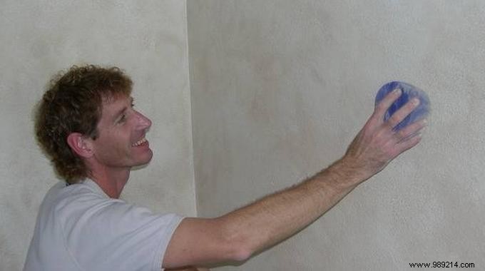 Proven DIY Method: Clean Walls Effectively Before Painting Using Soda Crystals