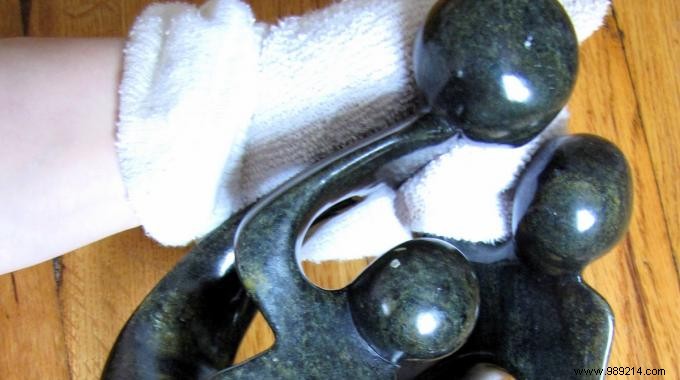 Effortless Dusting Hack: Clean with an Old Sock Like a Pro