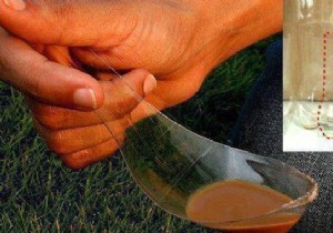 Clever Picnic Hack: Craft a Spoon from a Coke Bottle in Seconds