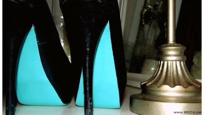 DIY Guide: Transform Worn Shoe Soles into Vibrant Colors Like Louboutins