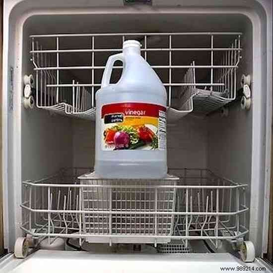 10 Proven Vinegar Hacks to Simplify Cleaning and Home Maintenance