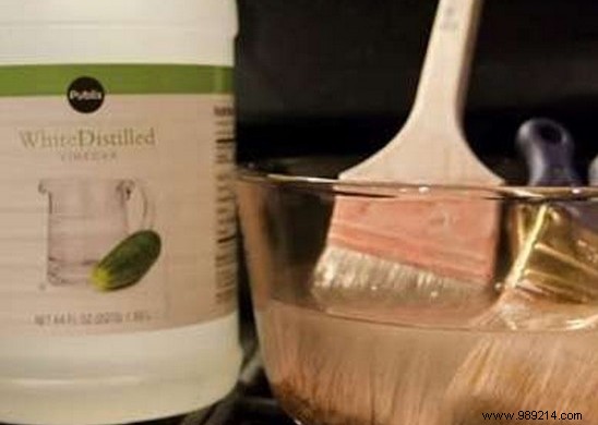 10 Proven Vinegar Hacks to Simplify Cleaning and Home Maintenance