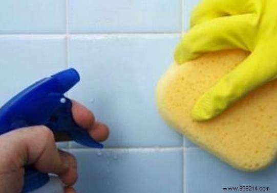 10 Proven Vinegar Hacks to Simplify Cleaning and Home Maintenance