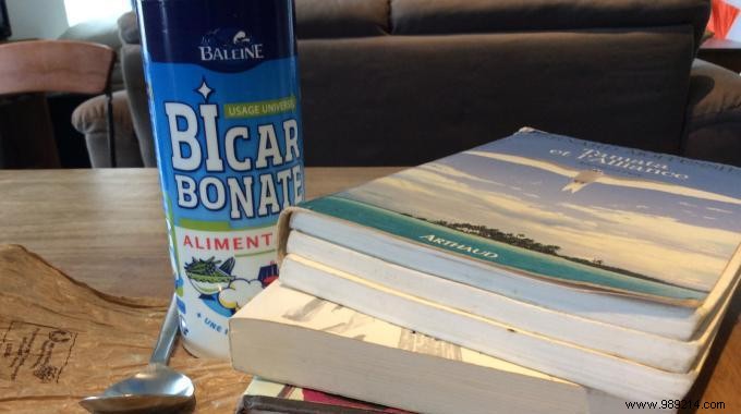 Librarian s Simple Trick: Restore Dirty Old Books Effortlessly