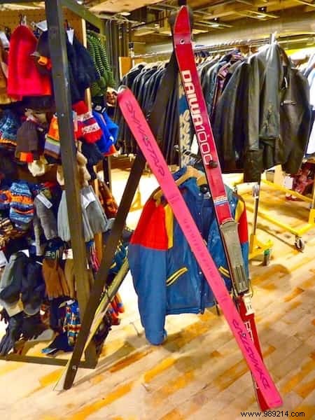 18 Ingenious Ways to Upcycle Old Skis Into Stylish Home and Garden Features