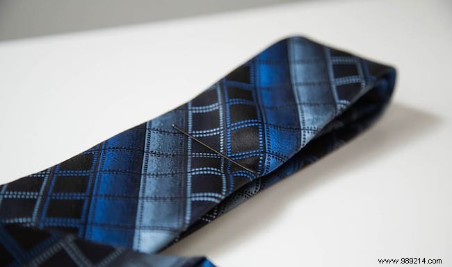 6 Genius Ways to Repurpose Bobby Pins Beyond Hairstyling