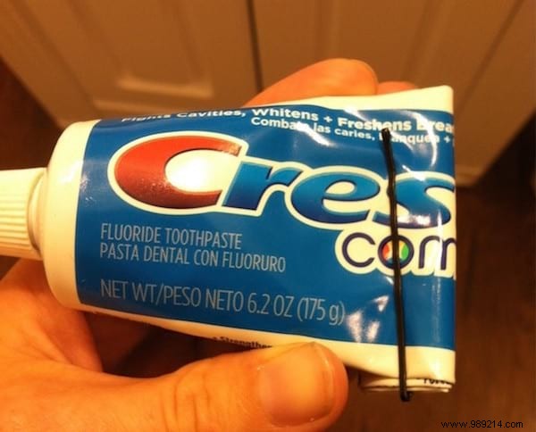 6 Genius Ways to Repurpose Bobby Pins Beyond Hairstyling