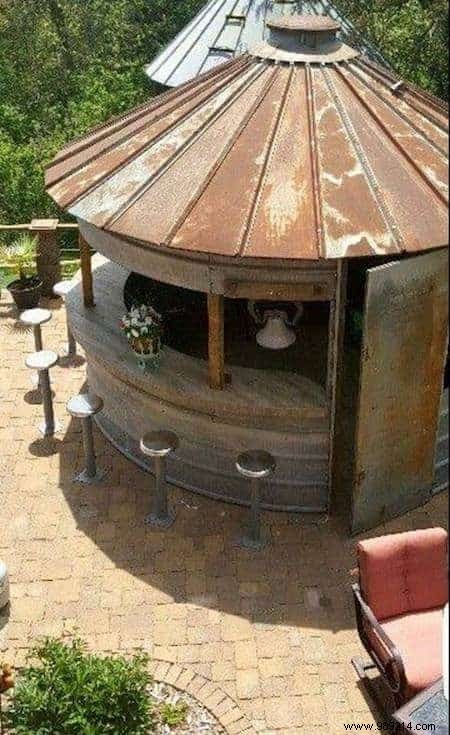 63 Genius Upcycling Ideas to Breathe New Life into Old Furniture