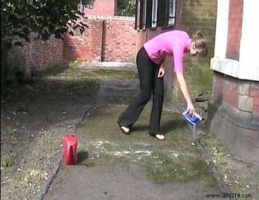 19 Proven Ways to Use Soda Crystals for Powerful Natural Home Cleaning