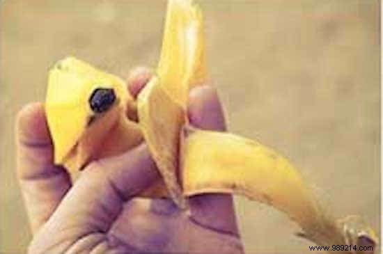 23 Proven Ways to Repurpose Banana Peels for Cleaning, Health, and Gardening
