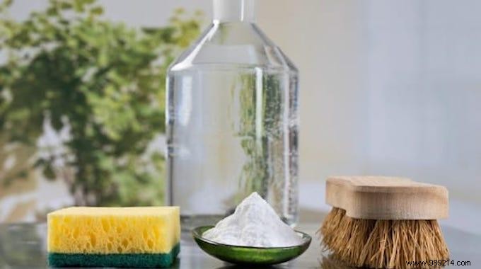 20 Proven White Vinegar Hacks for a Spotless, Chemical-Free Home