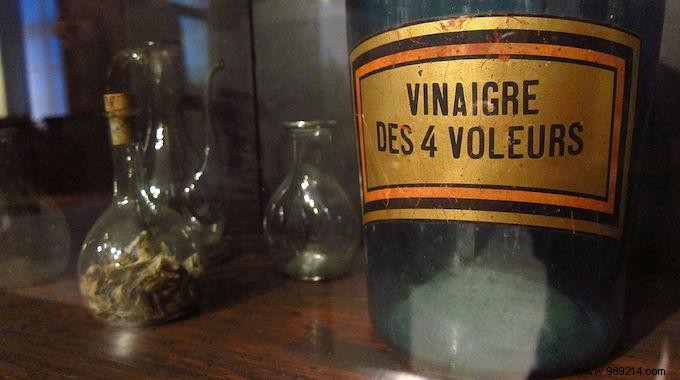 The Ancient Origins of Vinegar: A Historical Journey from Babylon to Modern Kitchens