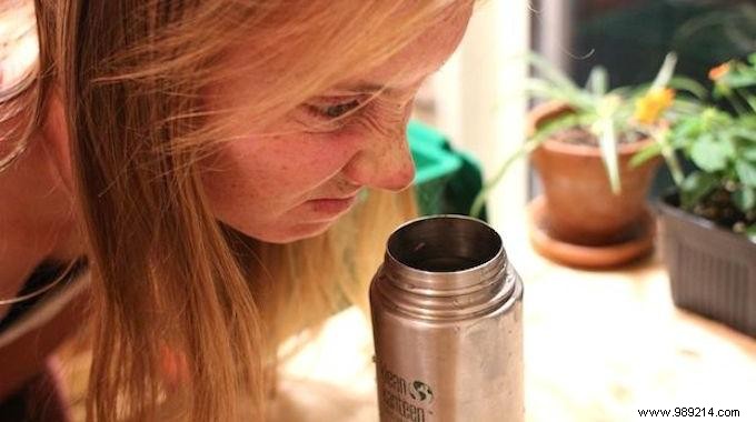 How to Deep Clean Your Water Bottle and Eliminate Stubborn Odors with Baking Soda