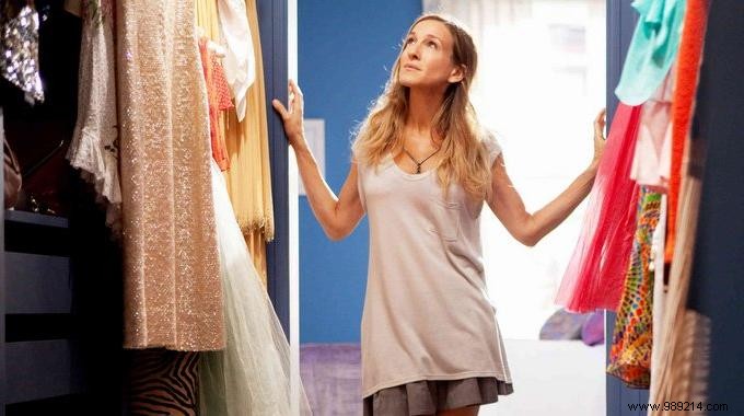 Genius DIY Closet Hack: Custom Shelf Dividers for Effortless Organization