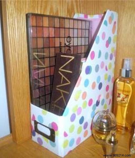 28 Ingenious Ways to Repurpose Magazine Racks for Effortless Home Organization