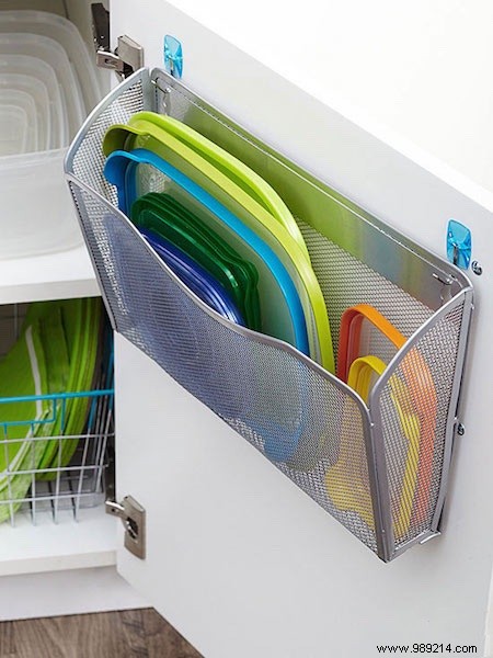 28 Ingenious Ways to Repurpose Magazine Racks for Effortless Home Organization