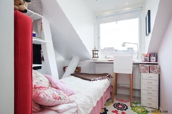 20 Brilliant Space-Saving Ideas for Small Bedrooms: Maximize Style and Storage