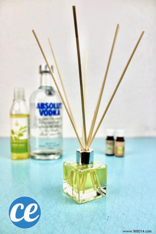 DIY Natural Reed Diffuser: Ready in 2 Minutes and Lasts for Weeks