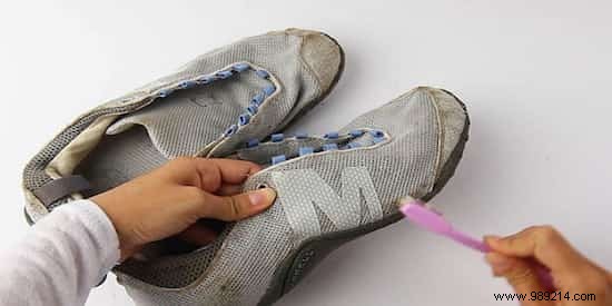 26 Genius Ways to Repurpose Your Old Toothbrush: Proven Cleaning Hacks