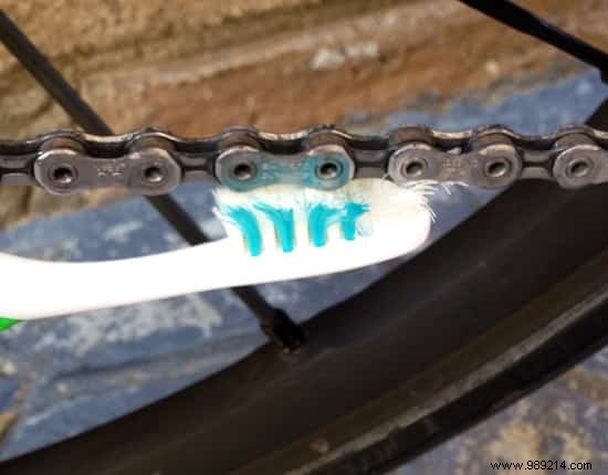 26 Genius Ways to Repurpose Your Old Toothbrush: Proven Cleaning Hacks