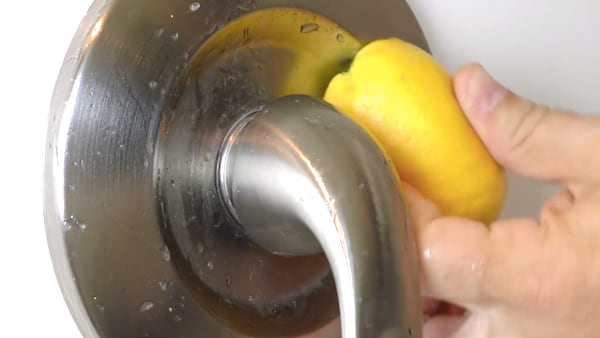 7 Natural Tips for a Spotless, Shiny Bathroom