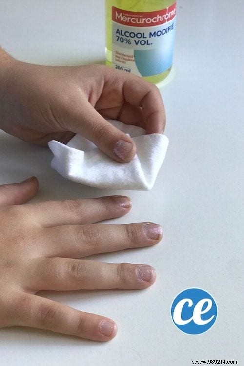 10 Ingenious Uses for 70% Rubbing Alcohol Around the Home