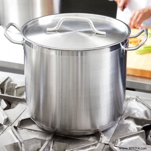 7 Proven Tips to Effortlessly Clean Every Type of Pot and Pan