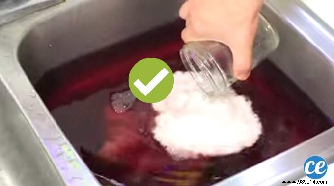 10 Proven White Vinegar Hacks for Eco-Friendly Home Cleaning