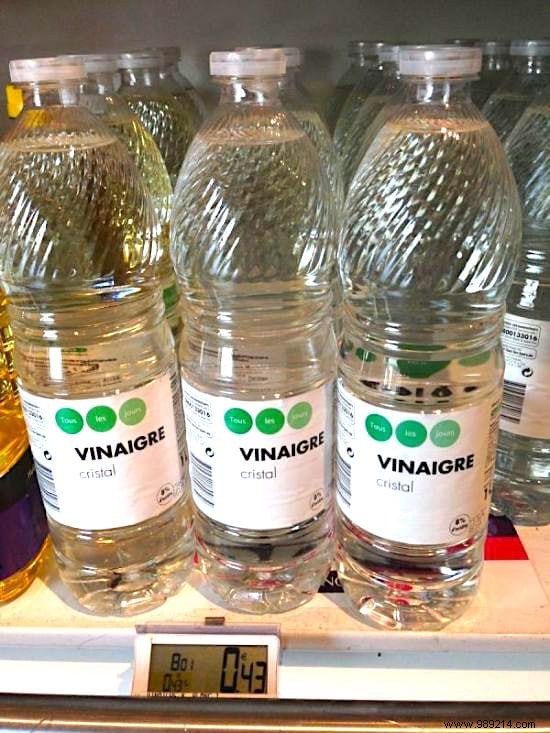 10 Proven White Vinegar Hacks for Eco-Friendly Home Cleaning