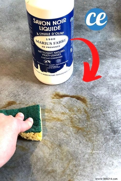 How to Effortlessly Degrease and Disinfect Your Kitchen Countertop with Black Soap