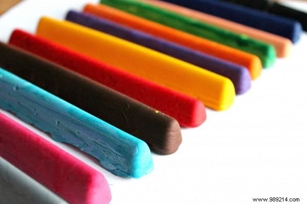 27 Creative Ways to Repurpose Old Crayons: Eco-Friendly DIY Projects (#17 is a Must-See!)
