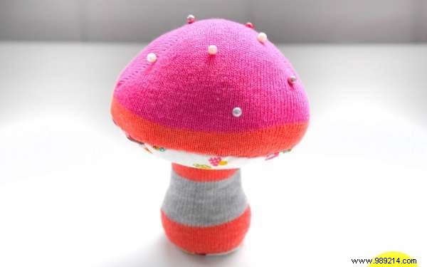 26 Genius DIY Ways to Upcycle Old Socks: Eco-Friendly Crafts for Home and Kids