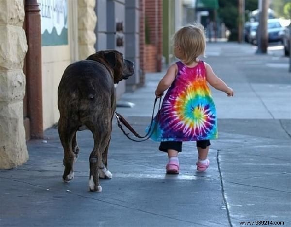 34 Heartwarming Photos: Why Every Child Benefits from Growing Up with a Dog or Cat