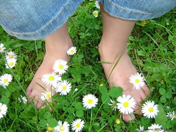 Why Pediatric Experts Recommend Barefoot Walking for Children