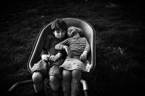 Niki Boon s Screen-Free Family Life: Stunning Black-and-White Photos of Childhood Joy