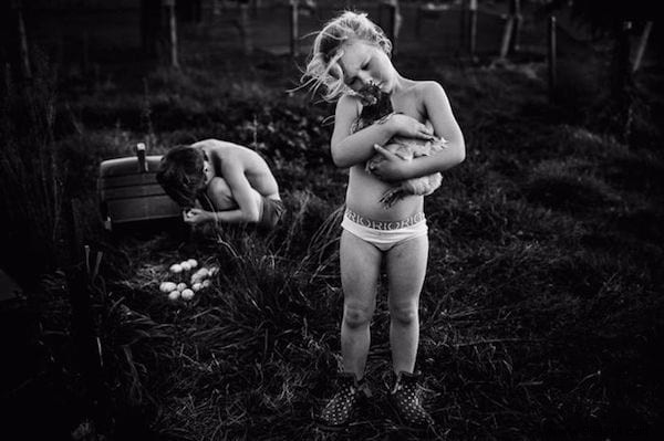 Niki Boon s Screen-Free Family Life: Stunning Black-and-White Photos of Childhood Joy