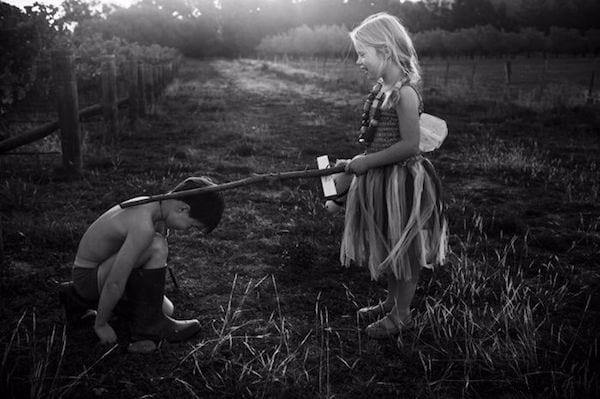 Niki Boon s Screen-Free Family Life: Stunning Black-and-White Photos of Childhood Joy