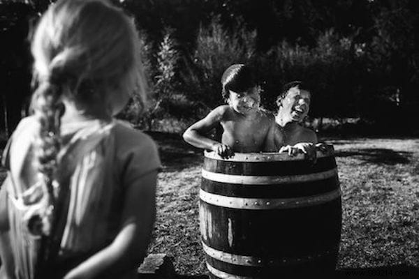 Niki Boon s Screen-Free Family Life: Stunning Black-and-White Photos of Childhood Joy