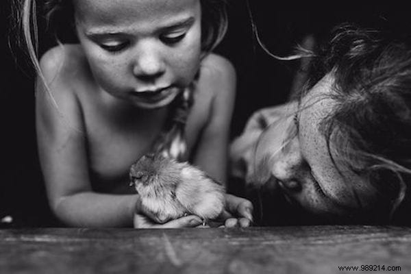 Niki Boon s Screen-Free Family Life: Stunning Black-and-White Photos of Childhood Joy