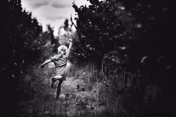 Niki Boon s Screen-Free Family Life: Stunning Black-and-White Photos of Childhood Joy