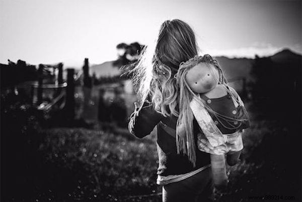 Niki Boon s Screen-Free Family Life: Stunning Black-and-White Photos of Childhood Joy