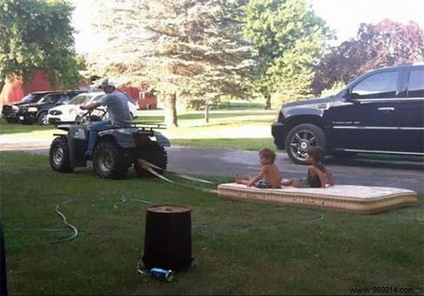 20 Hilarious Real-Life Photos of Dads Navigating Parenting Solo
