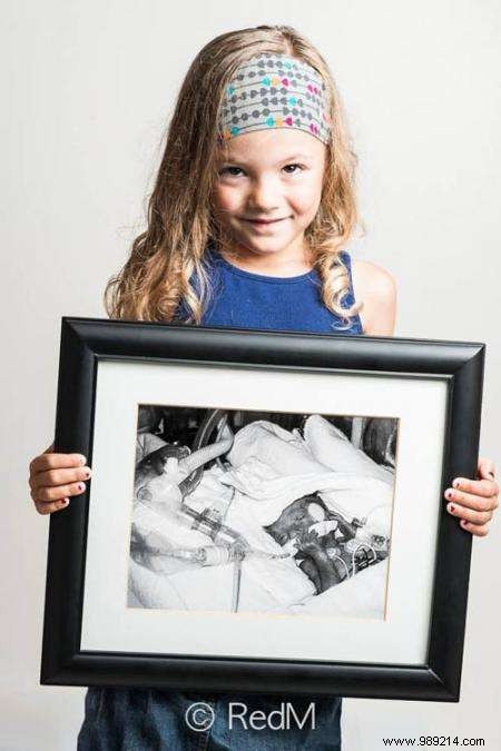 17 Heartwarming Before-and-After Photos of Preemies Holding Their Newborn Pictures