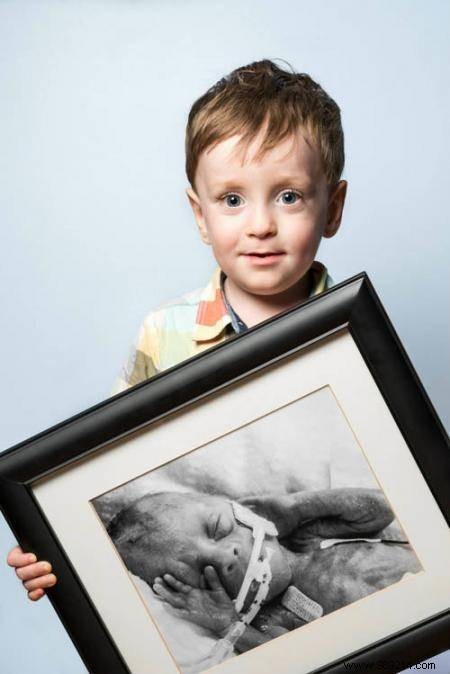 17 Heartwarming Before-and-After Photos of Preemies Holding Their Newborn Pictures